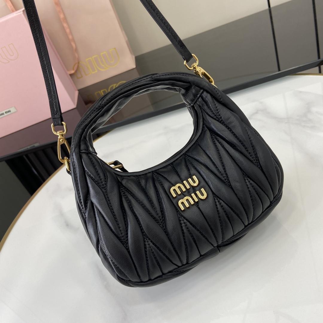 MiuMiu Mini MiuWander Bag(17.5×14×5.5CM）
