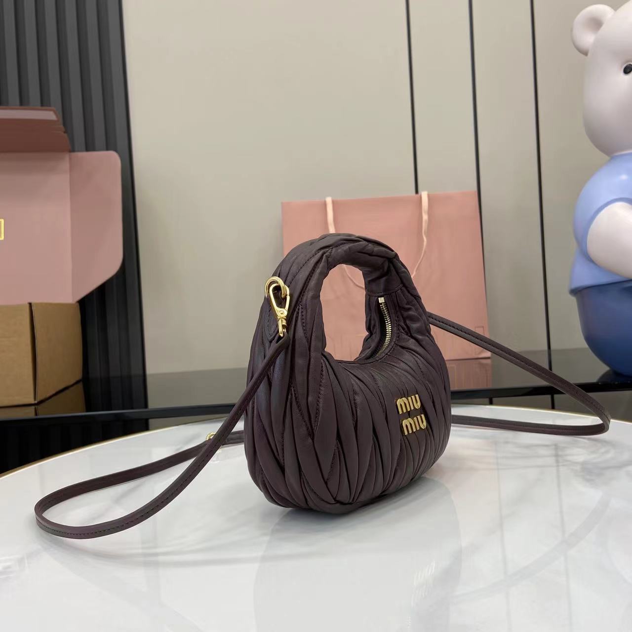 MiuMiu Mini MiuWander Bag(17.5×14×5.5CM）