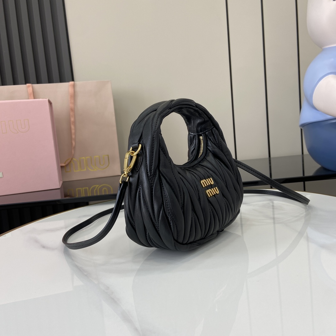 MiuMiu Mini MiuWander Bag(17.5×14×5.5CM）
