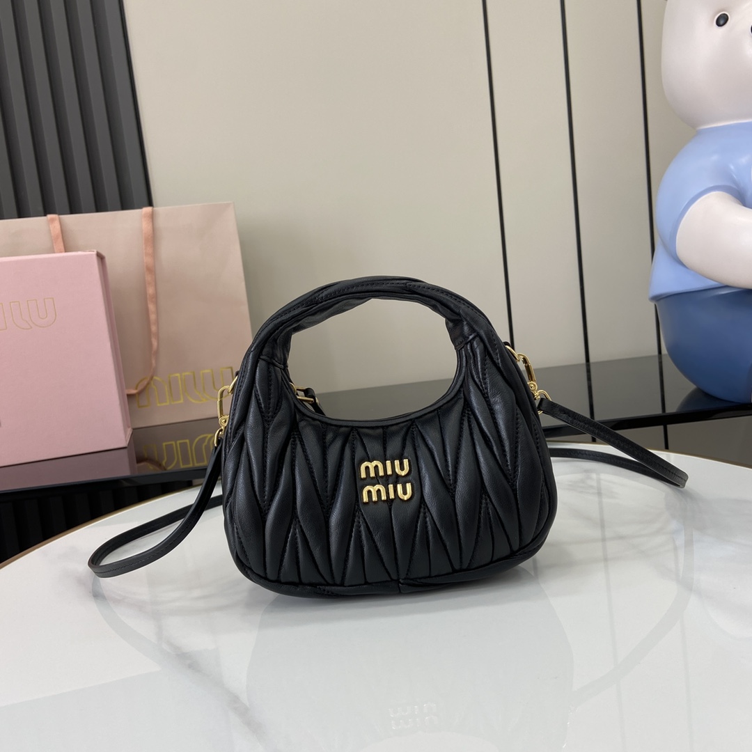 MiuMiu Mini MiuWander Bag(17.5×14×5.5CM）