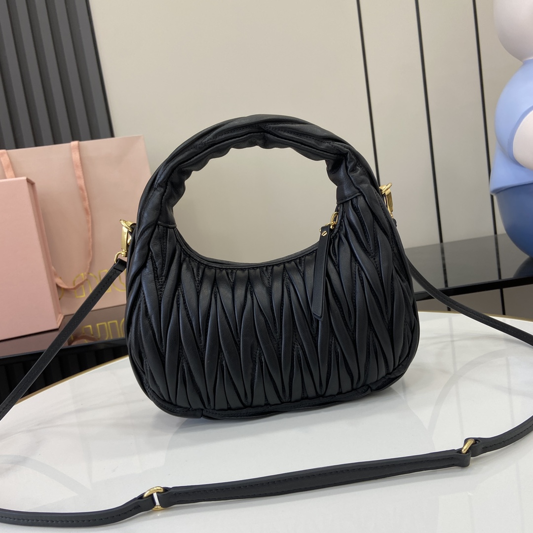 MiuMiu MiuWander Bag(23×13×7CM）