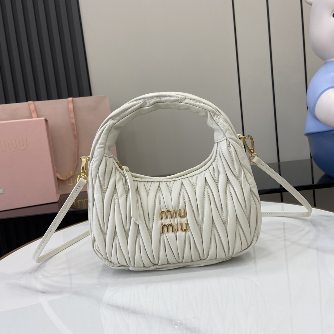 MiuMiu MiuWander Bag(23×13×7CM）