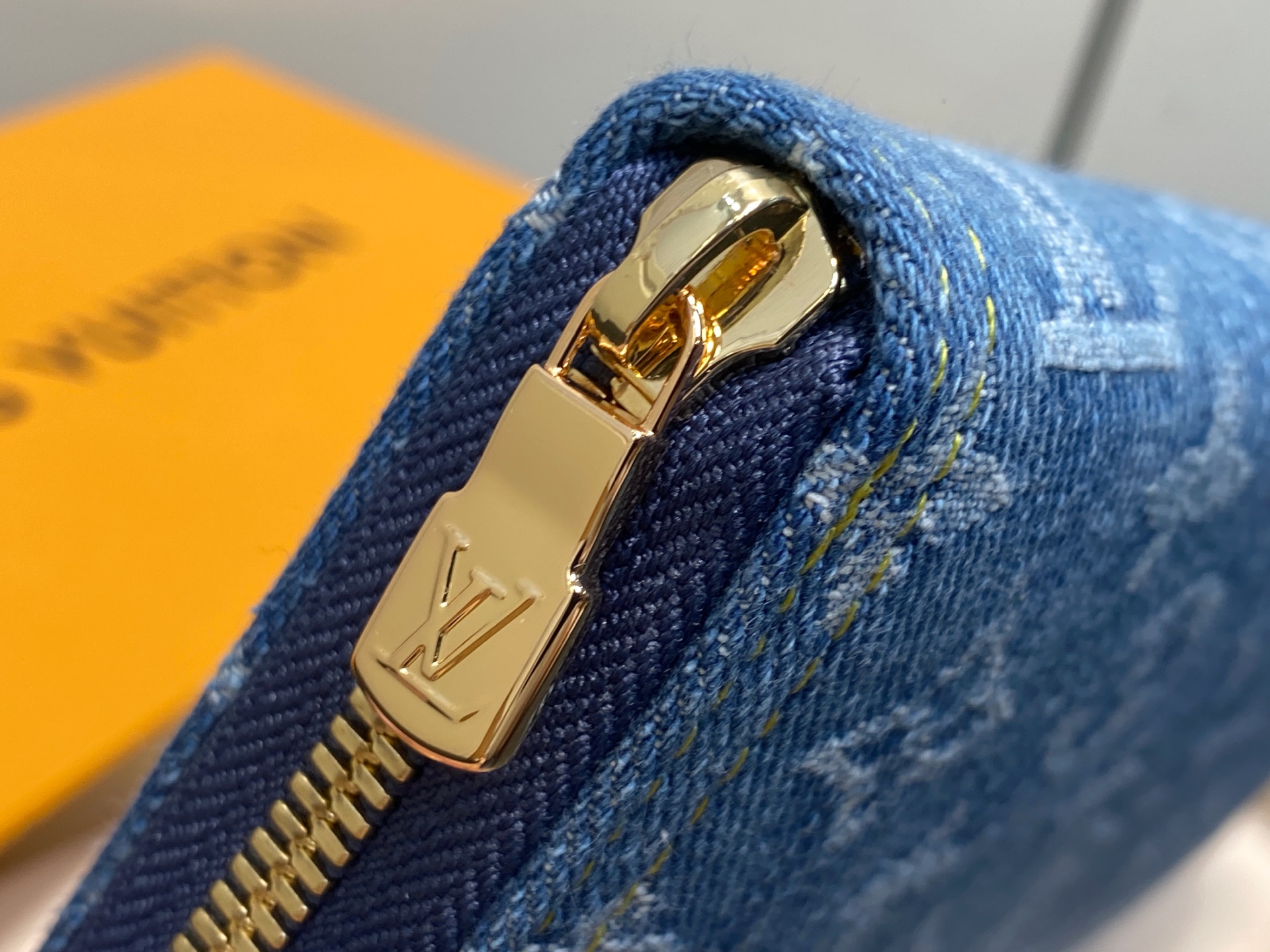 Louis Vuitton x TM Zippy Wallet(20*9*2CM)