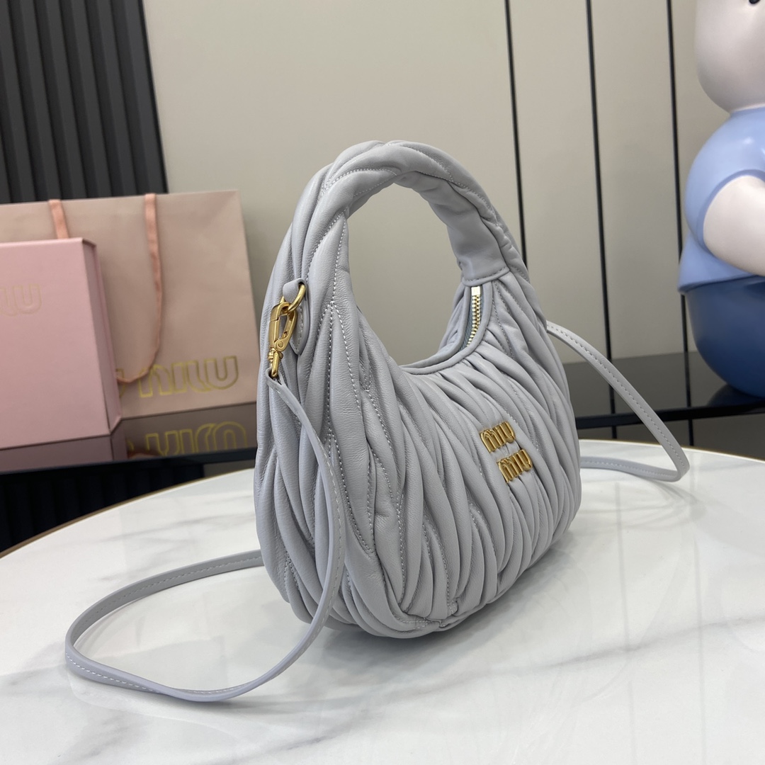 MiuMiu MiuWander Bag(23×13×7CM）