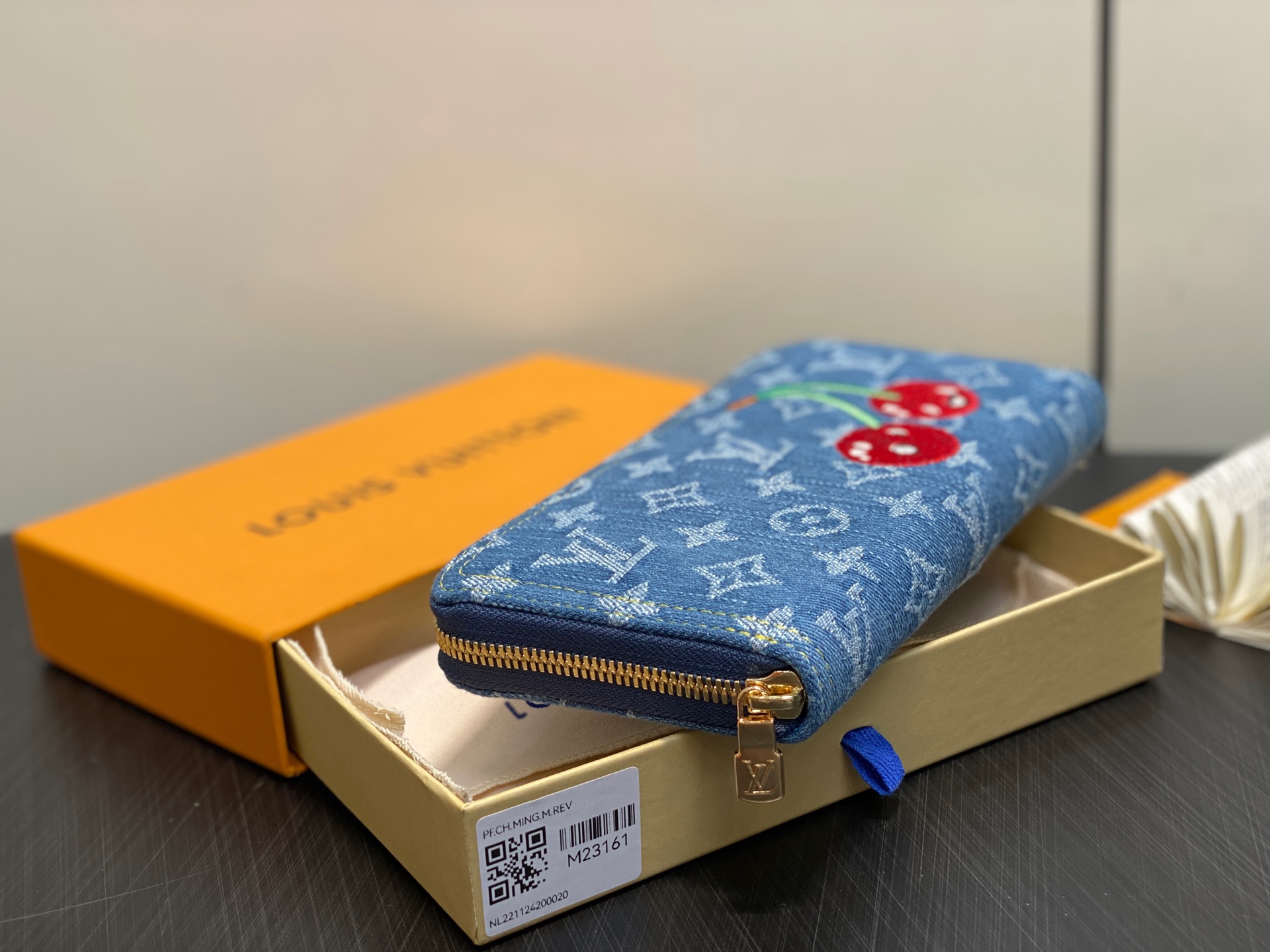 Louis Vuitton x TM Zippy Wallet(20*9*2CM)