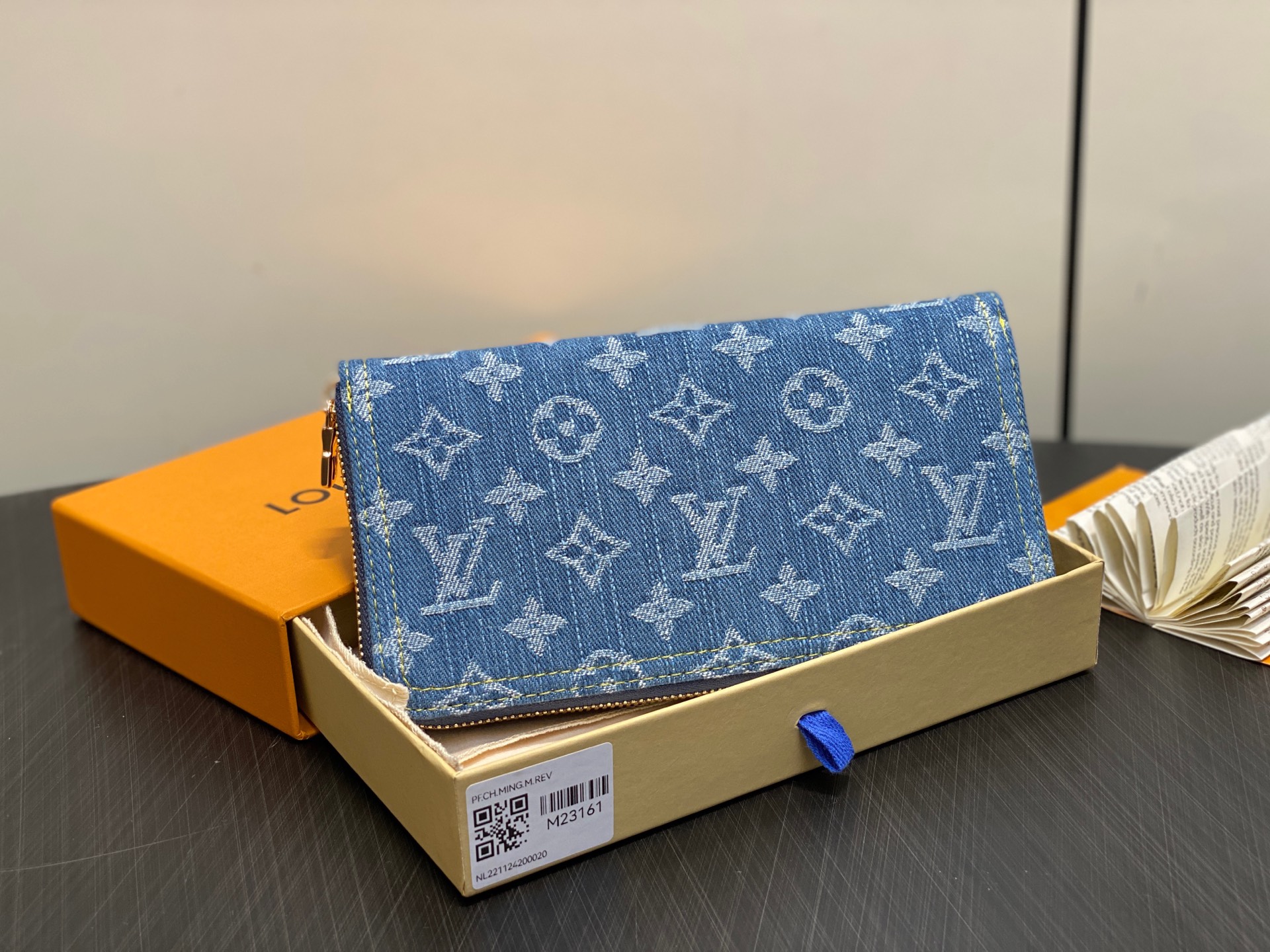 Louis Vuitton x TM Zippy Wallet(20*9*2CM)