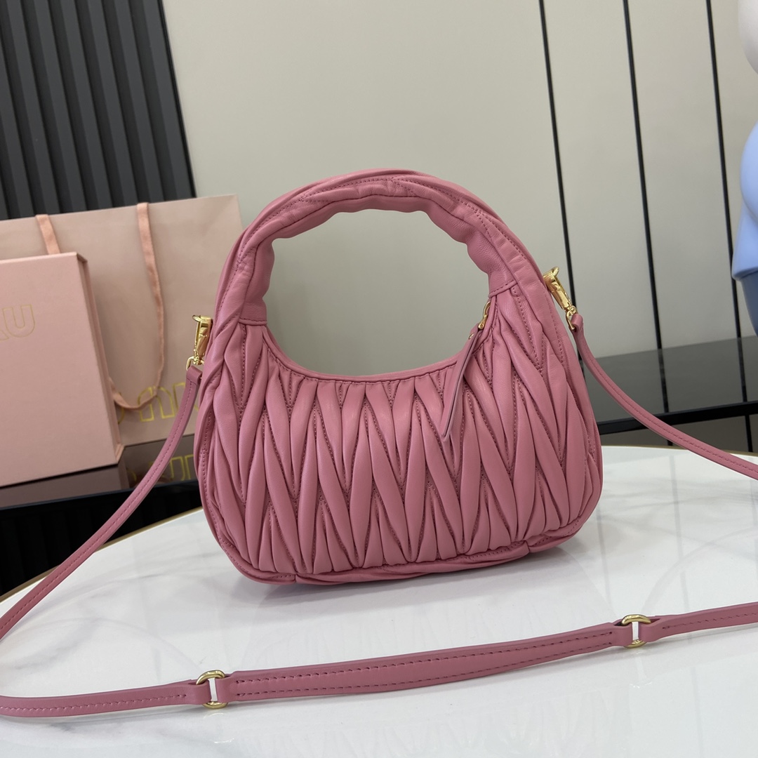 MiuMiu MiuWander Bag(23×13×7CM）
