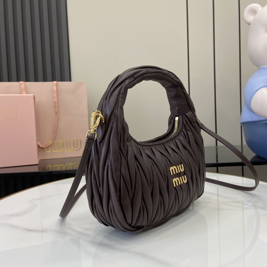 MiuMiu MiuWander Bag(23×13×7CM）