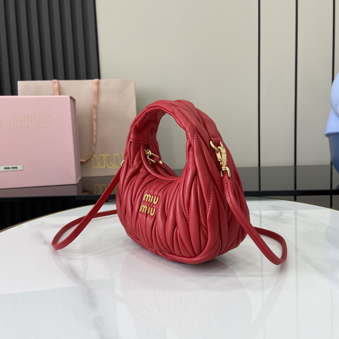 MiuMiu Mini MiuWander Bag(17.5×14×5.5CM）