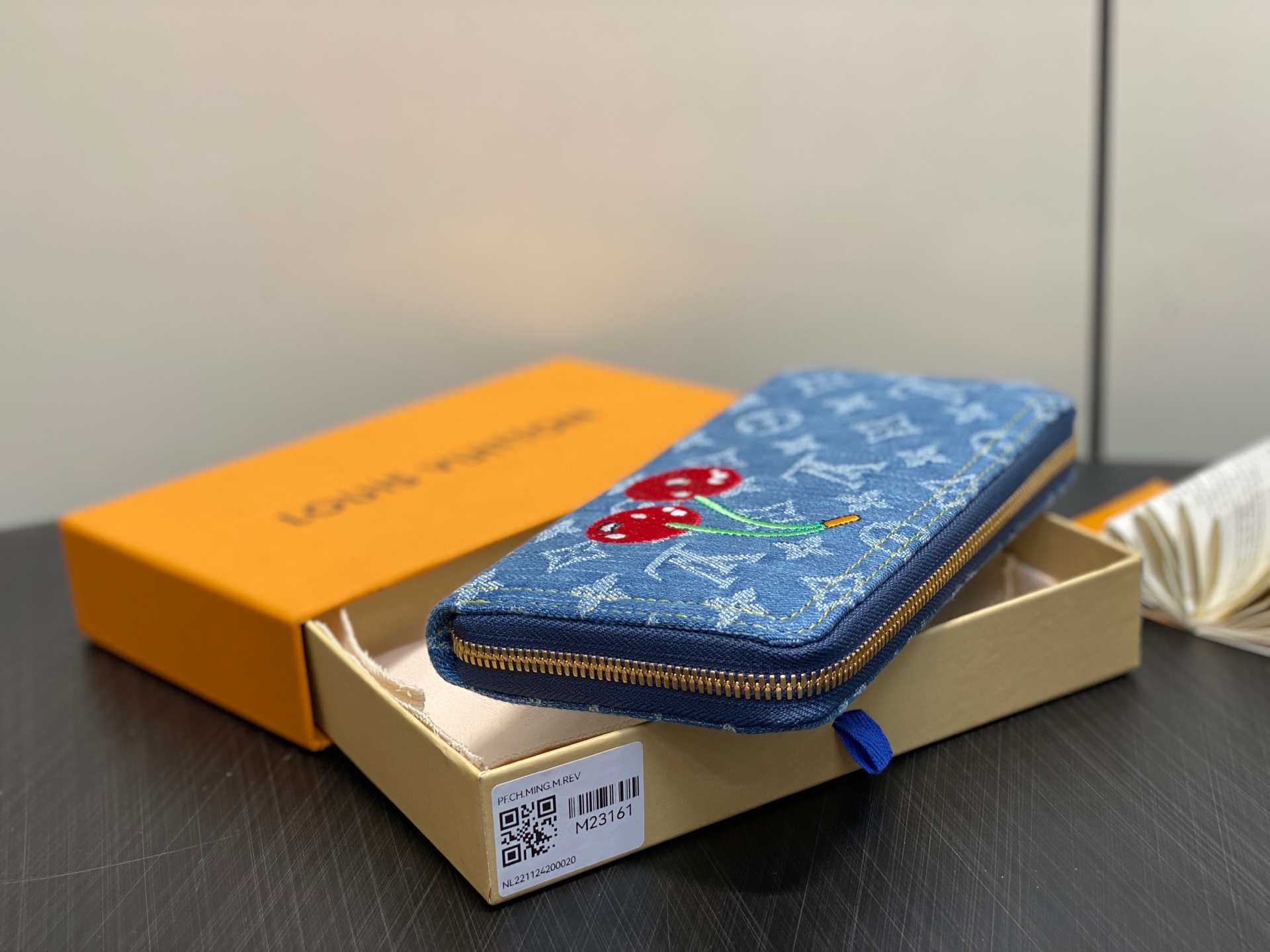 Louis Vuitton x TM Zippy Wallet(20*9*2CM)