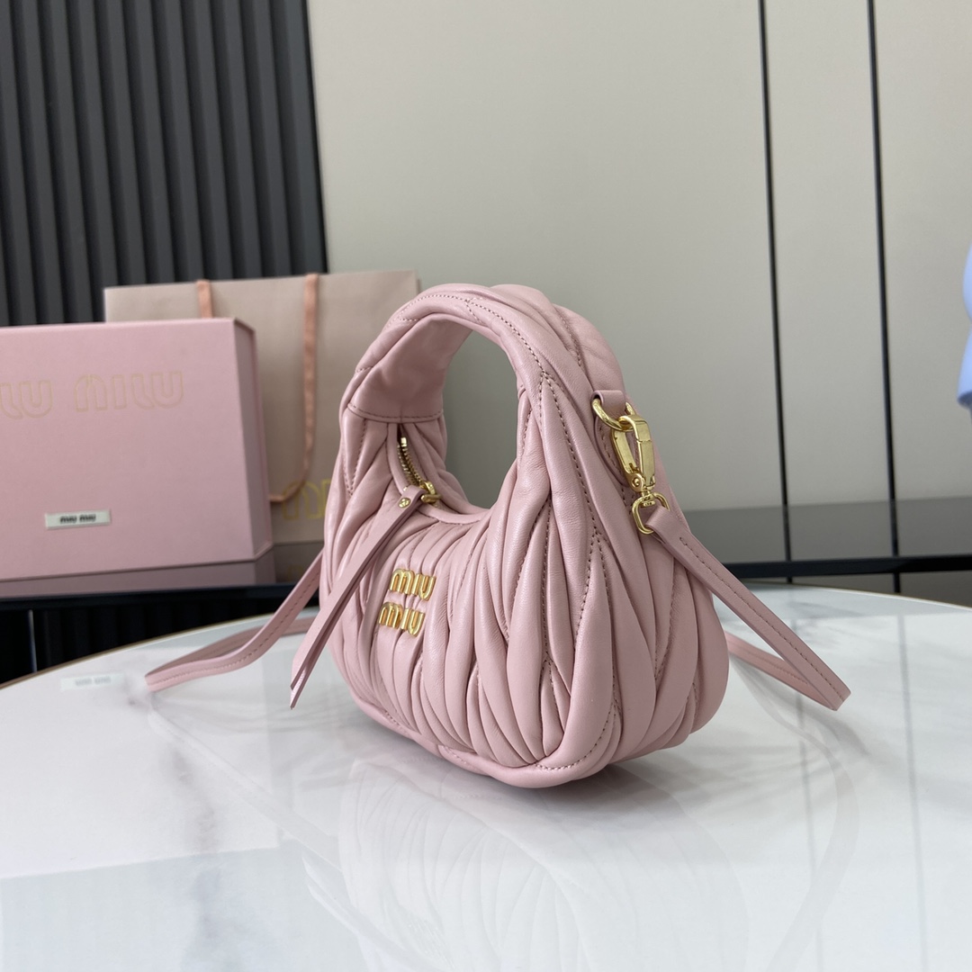 MiuMiu Mini MiuWander Bag(17.5×14×5.5CM）