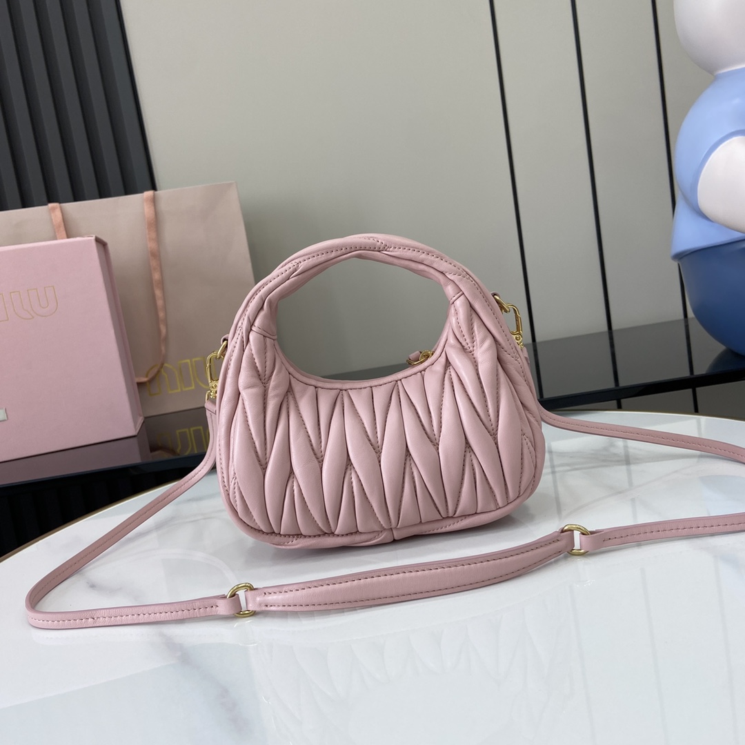MiuMiu Mini MiuWander Bag(17.5×14×5.5CM）