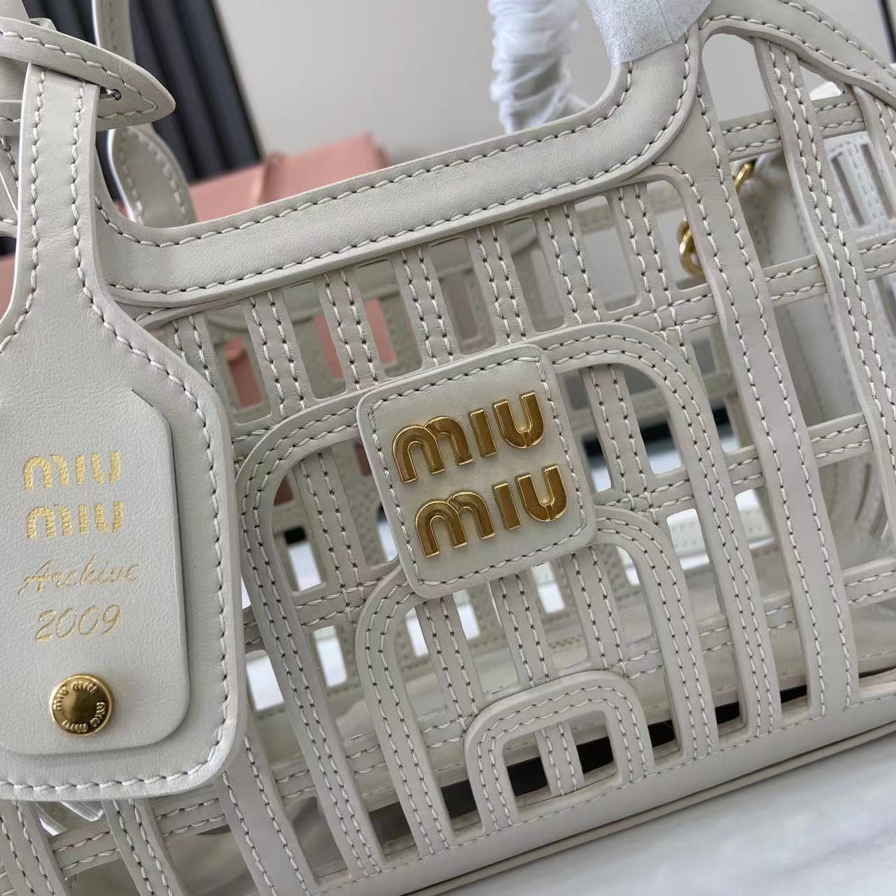 MiuMi* Woven Basket Bag(24 X12.5 X 9CM）