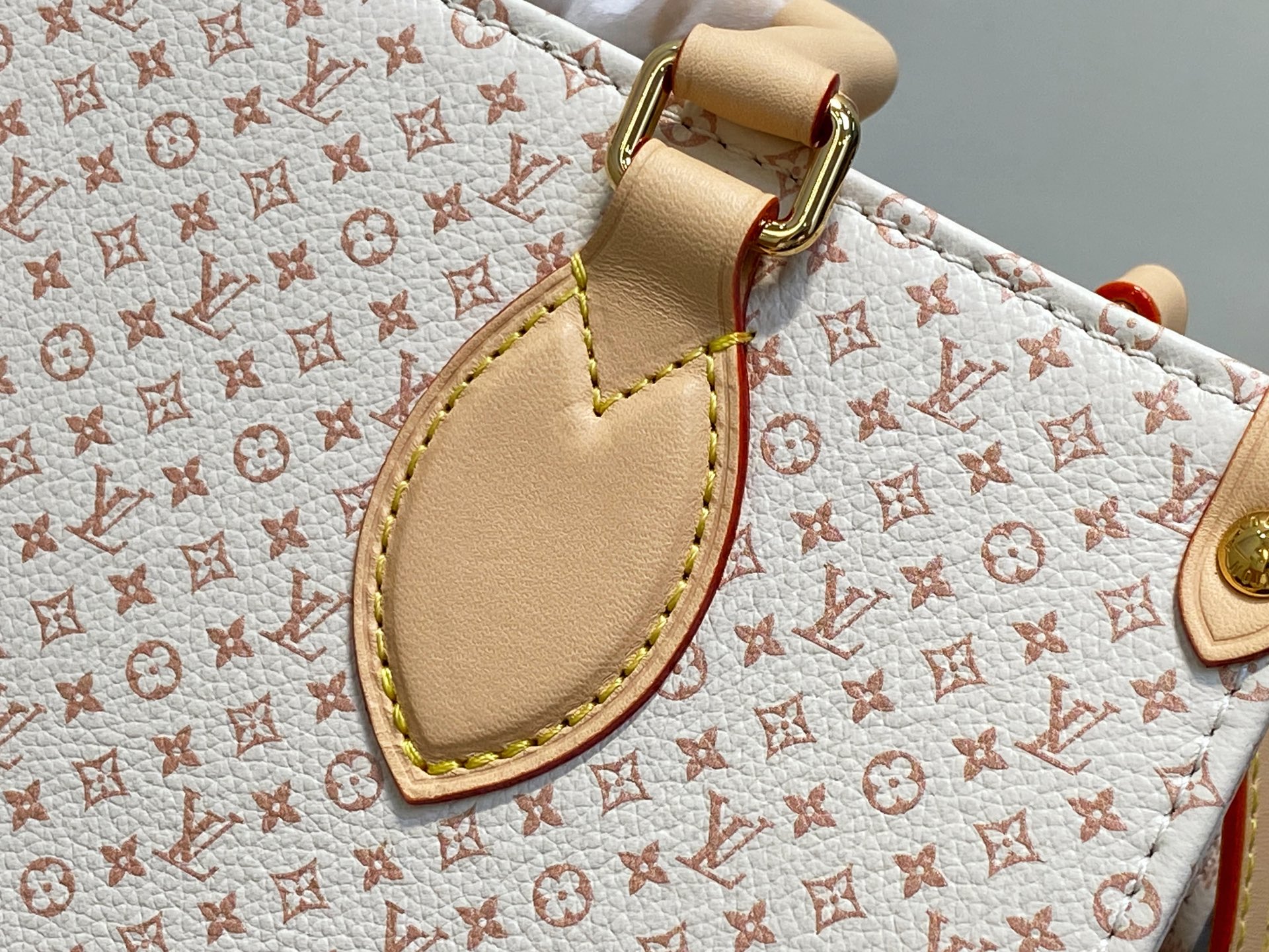 Louis Vuitton Romance OnTheGo PM-25 x 19 x 11.5 CM