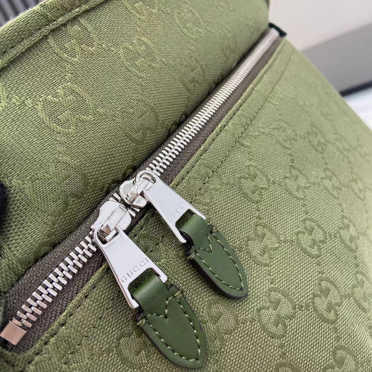 Gucc* Waist Bag(35*40*20CM)