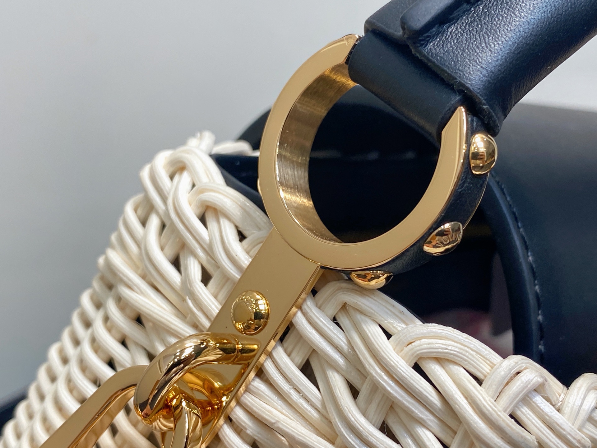 Louis Vu*tton Capucines M26005(21×14×8CM)