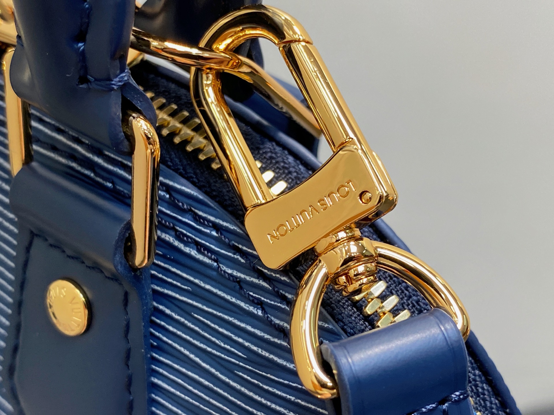 L*V Alma BB(23.5 x 17.5 x 11.5CM)