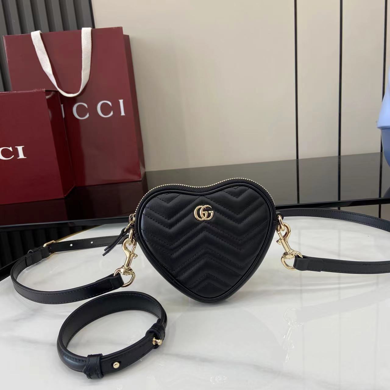 Gucc* GG Marmont Mini Bag(13.5*11.5*2.5CM)