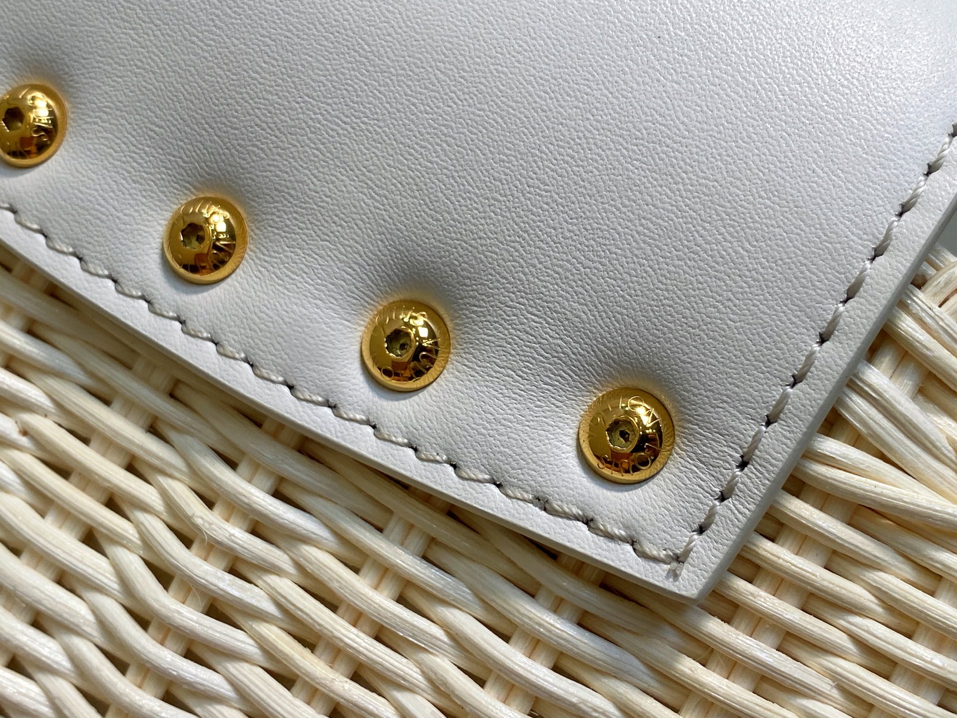 Louis Vu*tton Capucines M26005(21×14×8CM)