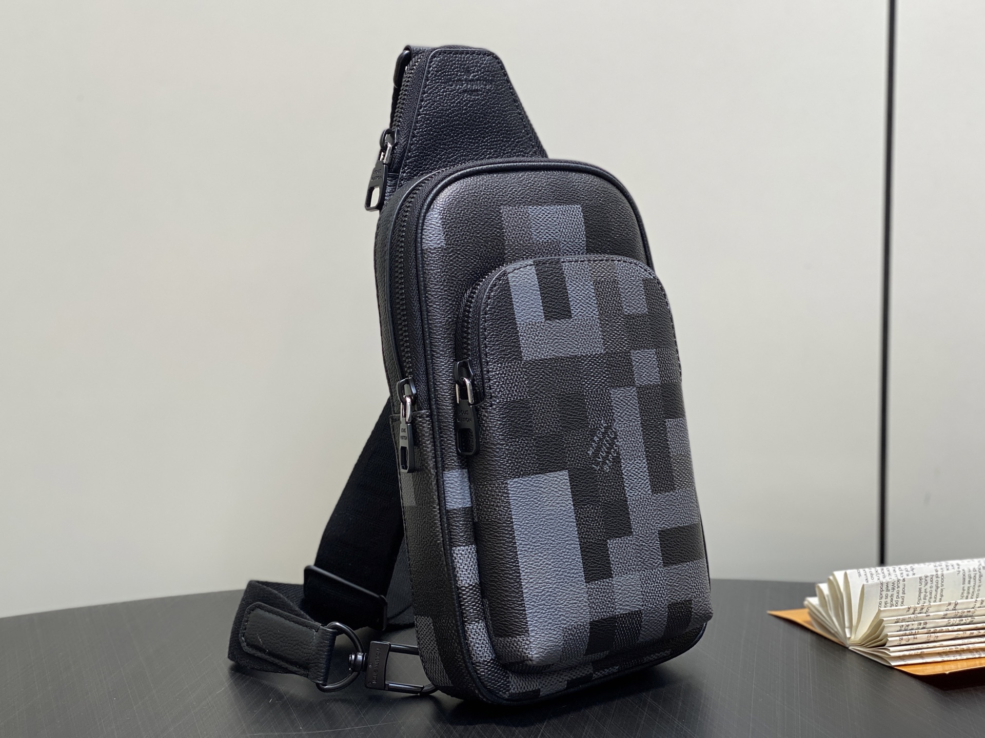 LV Bolsa Sling Avenue Bag(16x33x5.7CM)