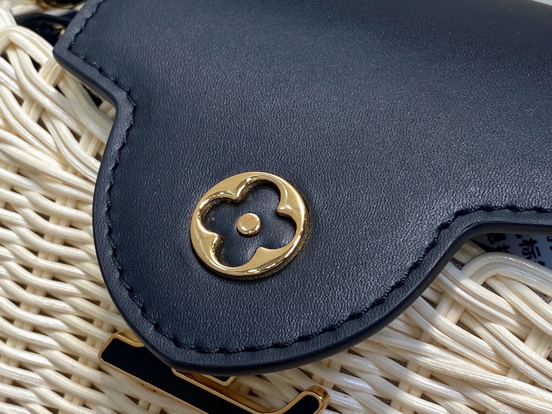 Louis Vu*tton Capucines M26005(21×14×8CM)