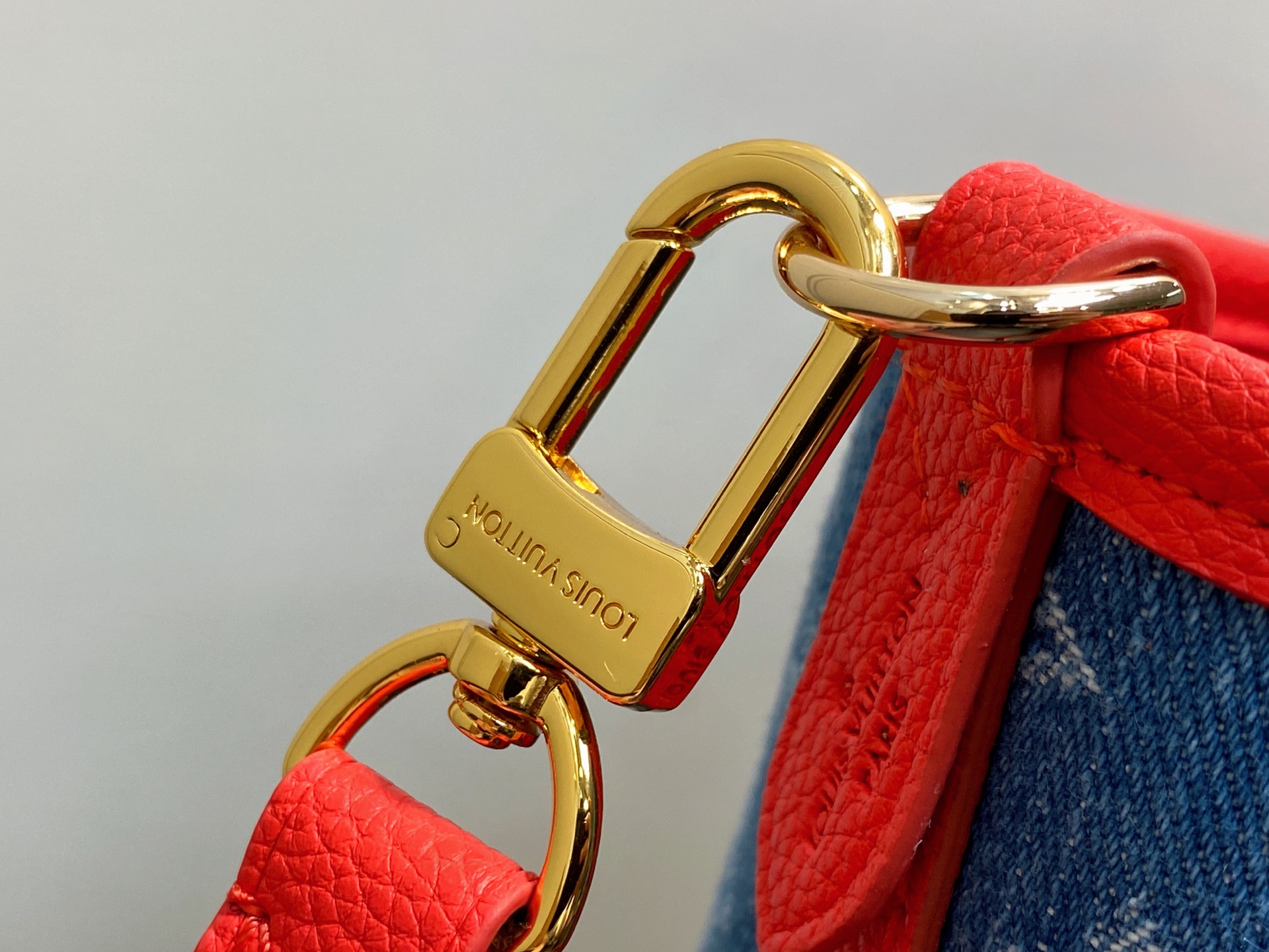 Louis Vuitton Neverfull linside Out BB(26.5 x 16.5 x 11CM)