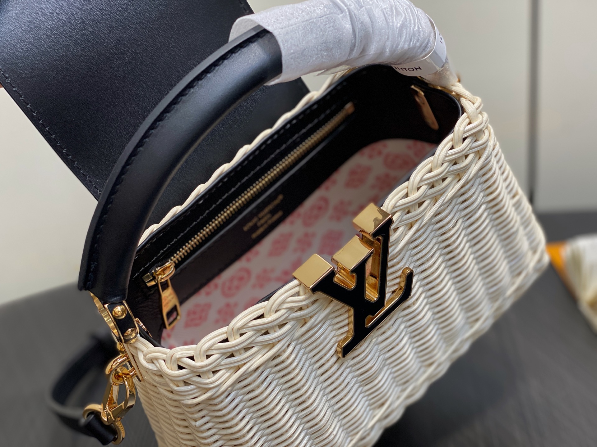 Louis Vu*tton Capucines M26005(21×14×8CM)