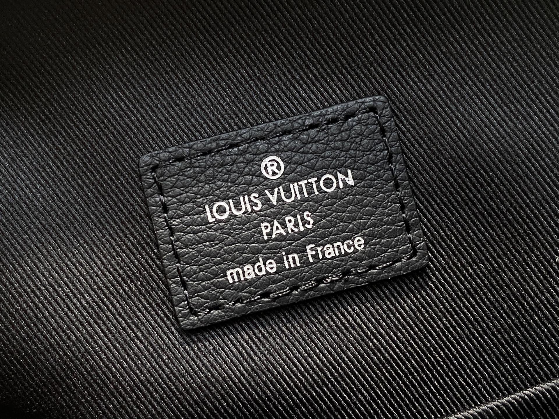 LV Bolsa Sling Avenue Bag(16x33x5.7CM)