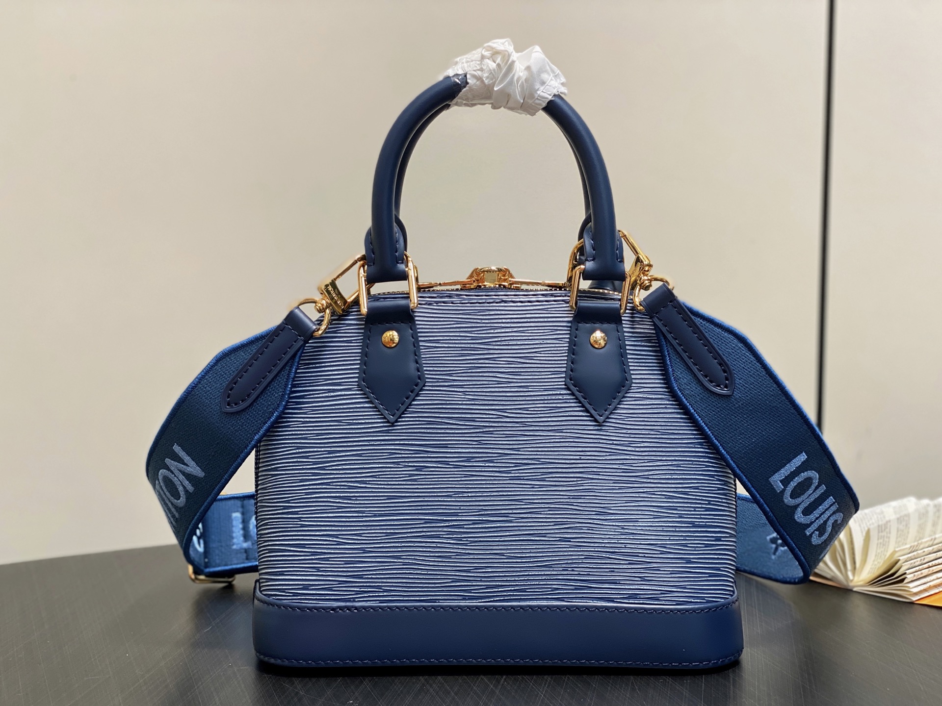 L*V Alma BB(23.5 x 17.5 x 11.5CM)