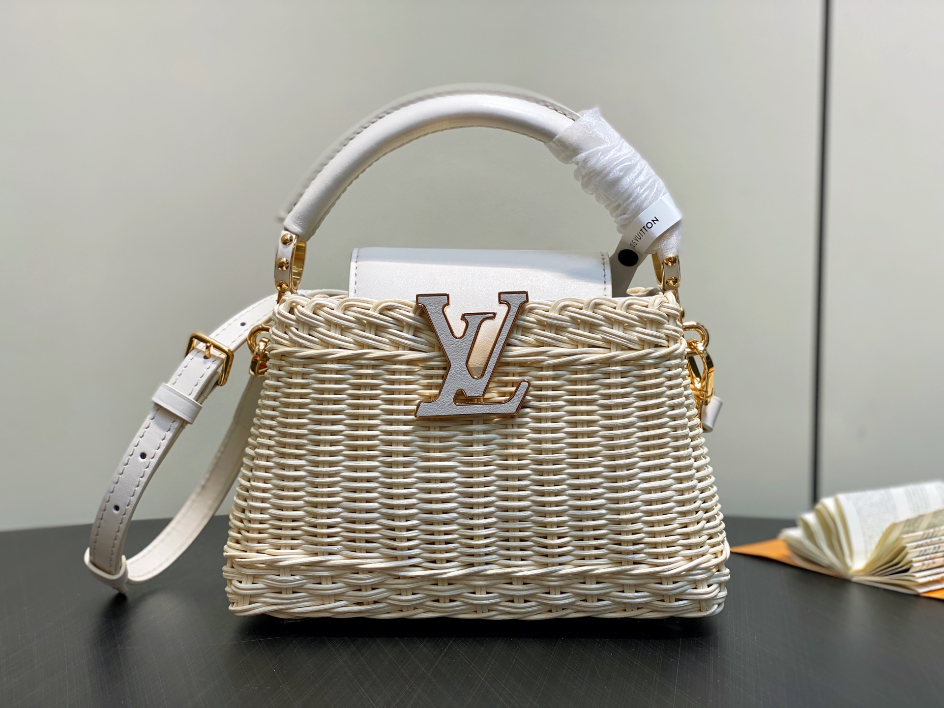 Louis Vu*tton Capucines M26005(21×14×8CM)