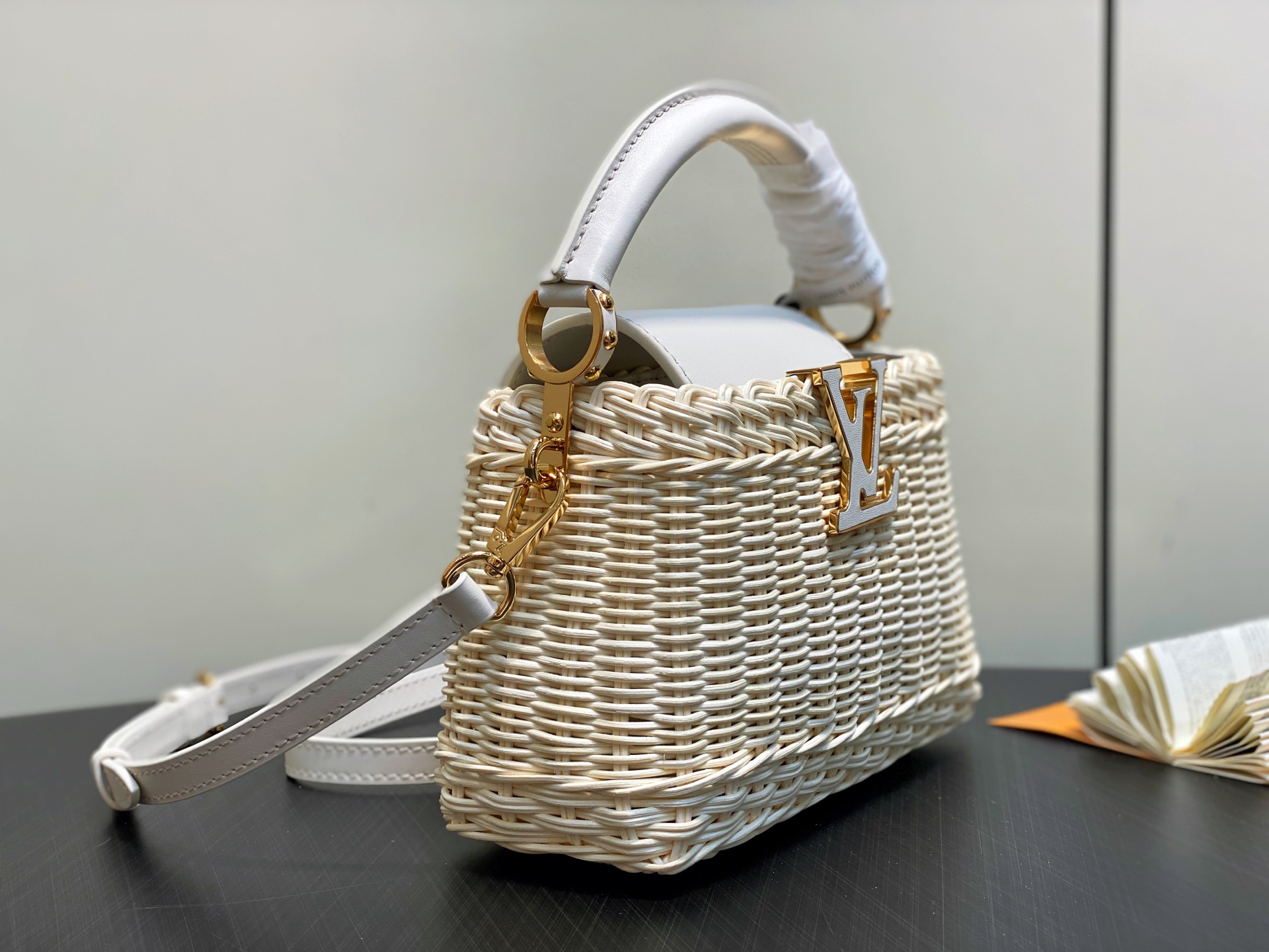 Louis Vu*tton Capucines M26005(21×14×8CM)