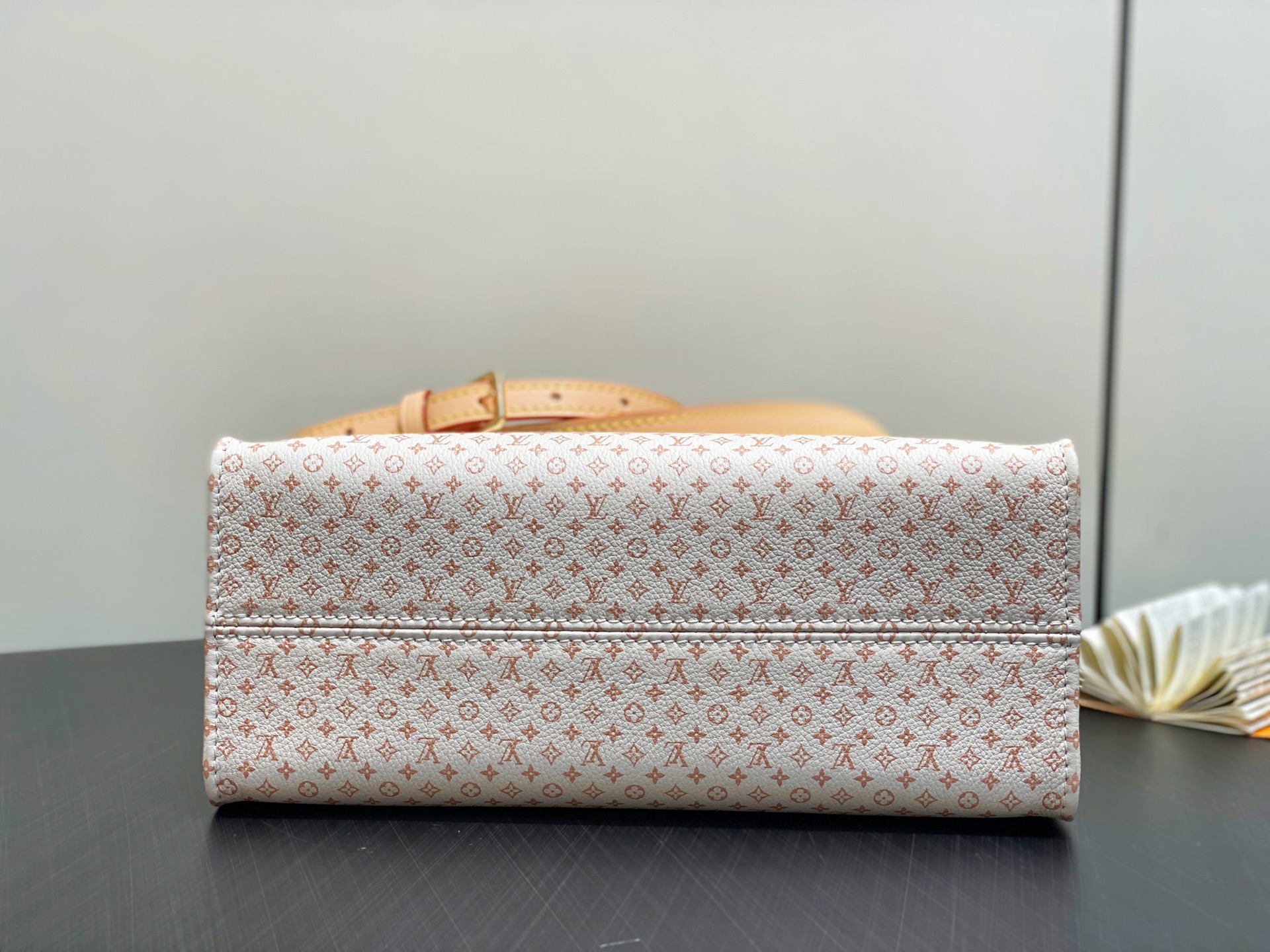 Louis Vuitton Romance OnTheGo PM-25 x 19 x 11.5 CM