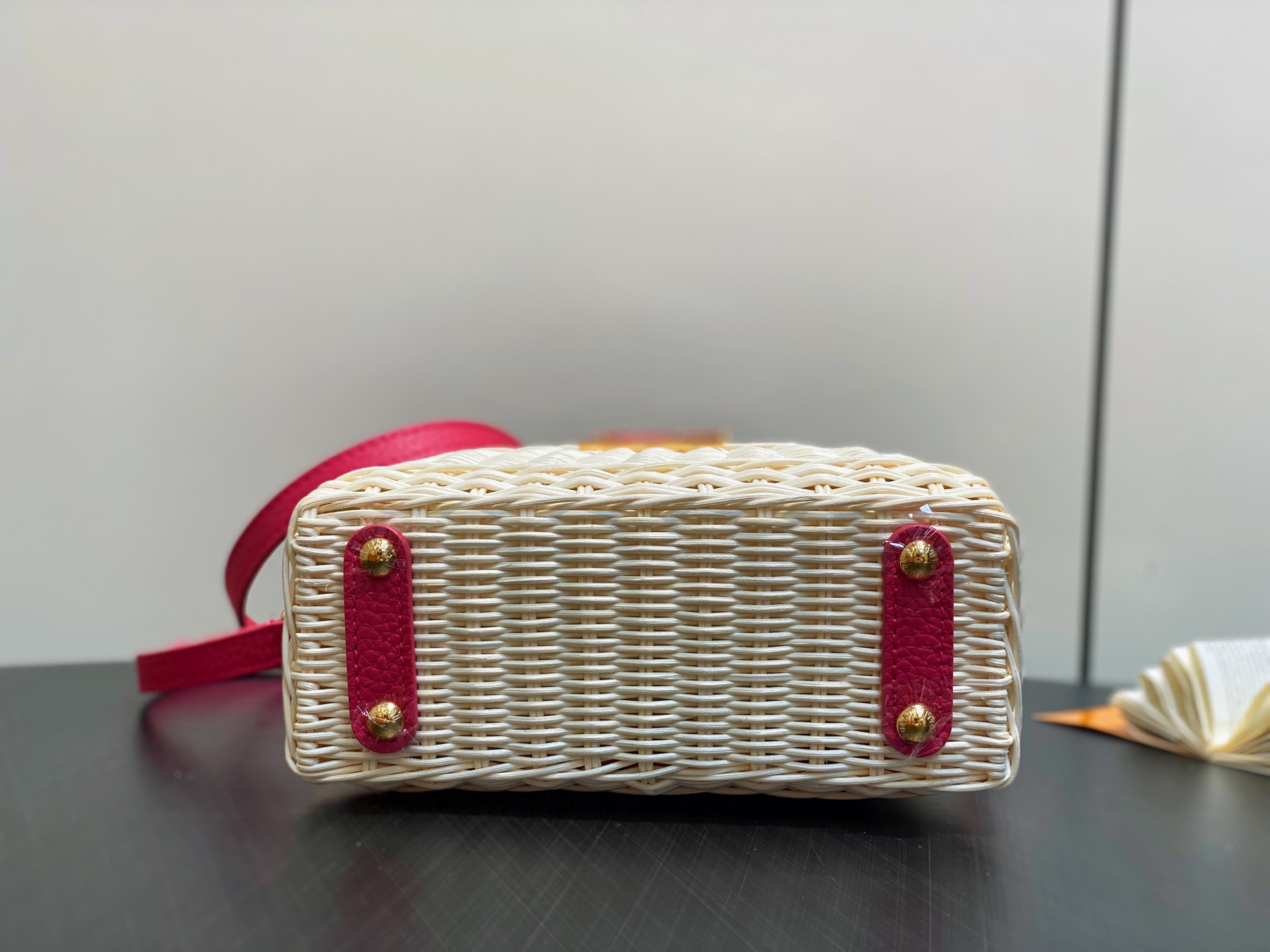 Louis Vu*tton Capucines M26005(21×14×8CM)