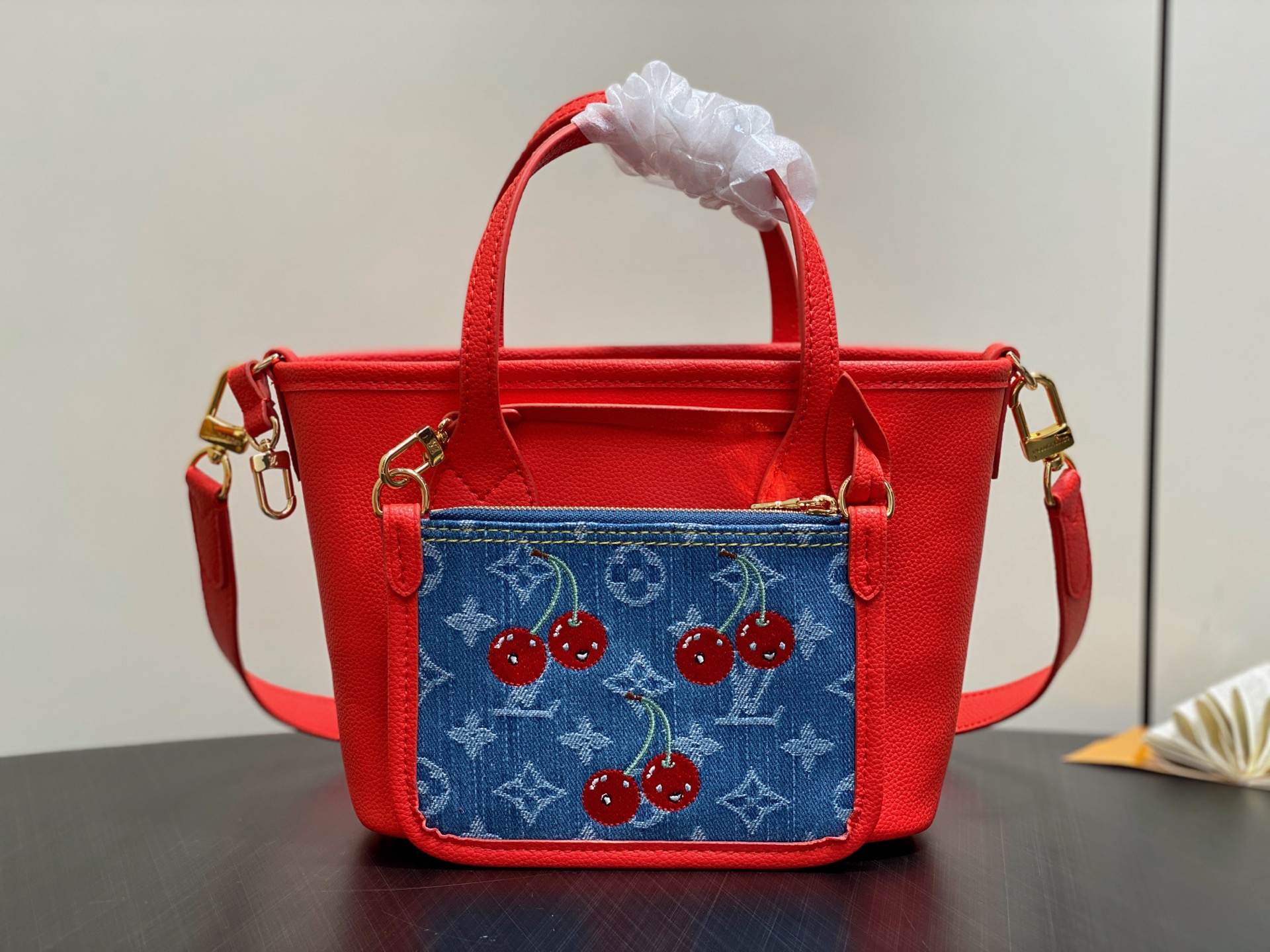 Louis Vuitton Neverfull linside Out BB(26.5 x 16.5 x 11CM)