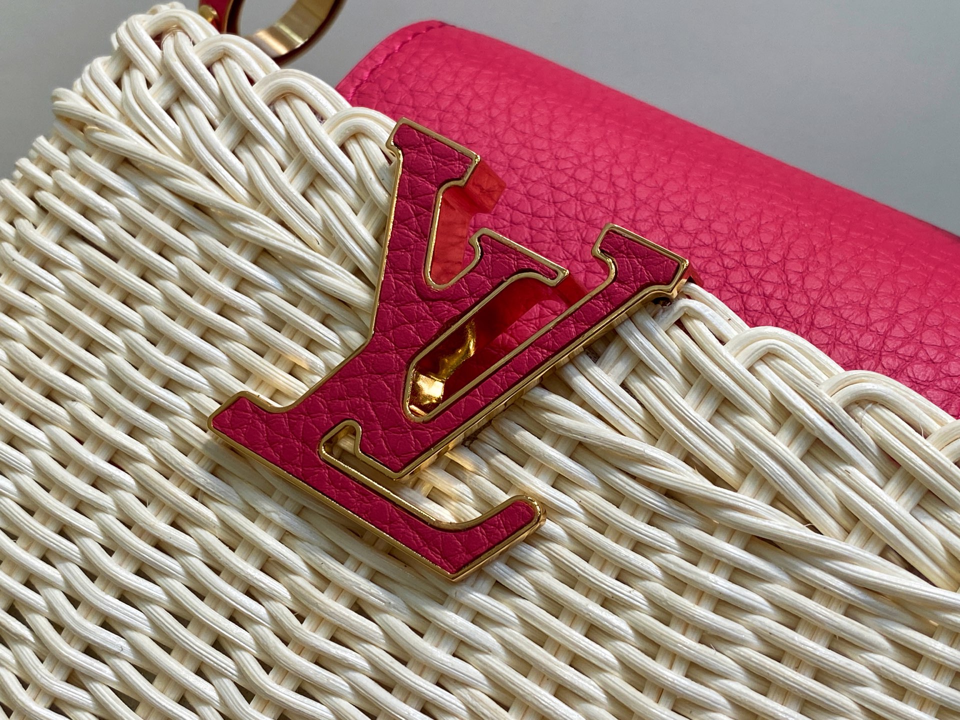 Louis Vu*tton Capucines M26005(21×14×8CM)