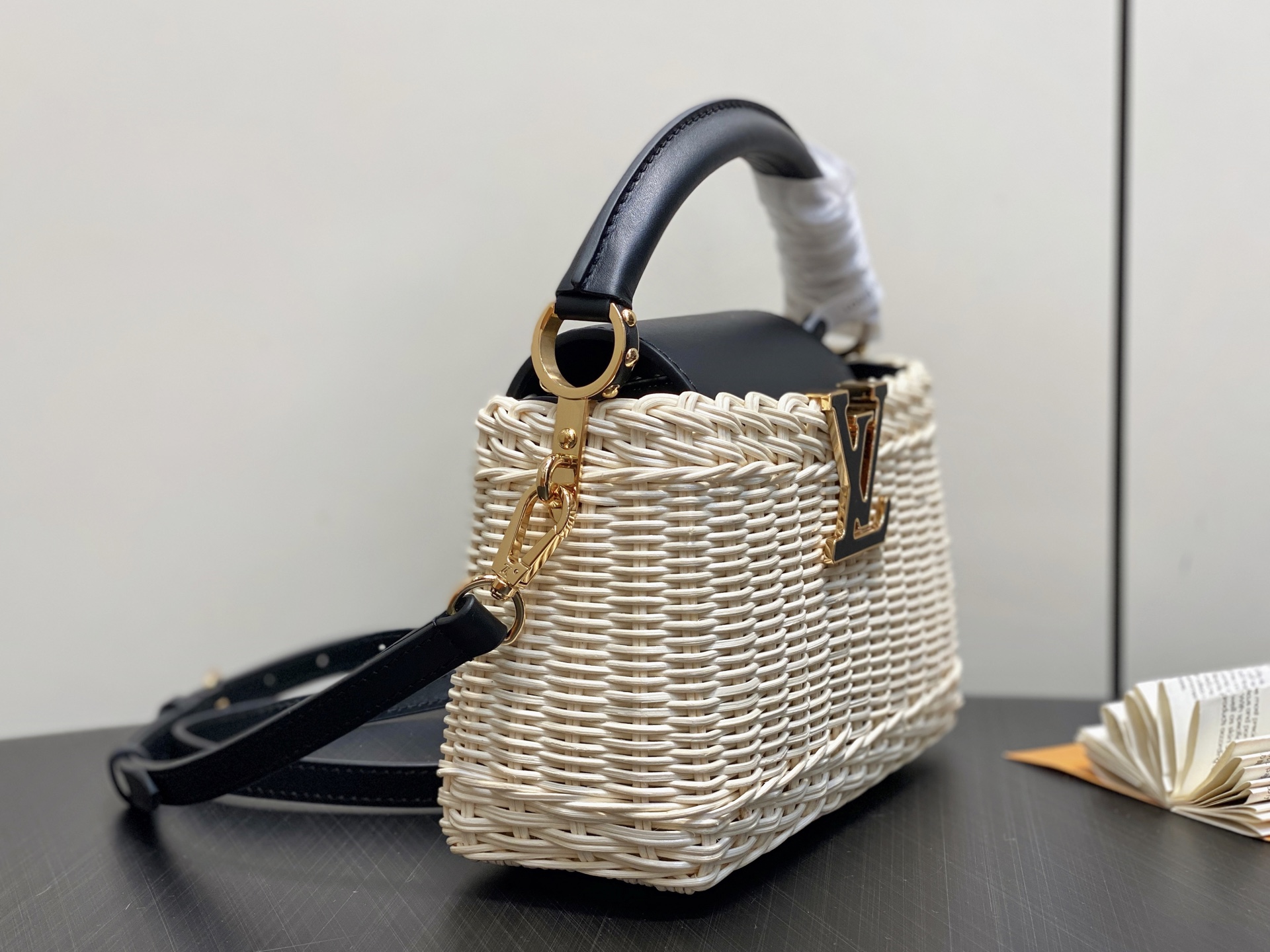 Louis Vu*tton Capucines M26005(21×14×8CM)