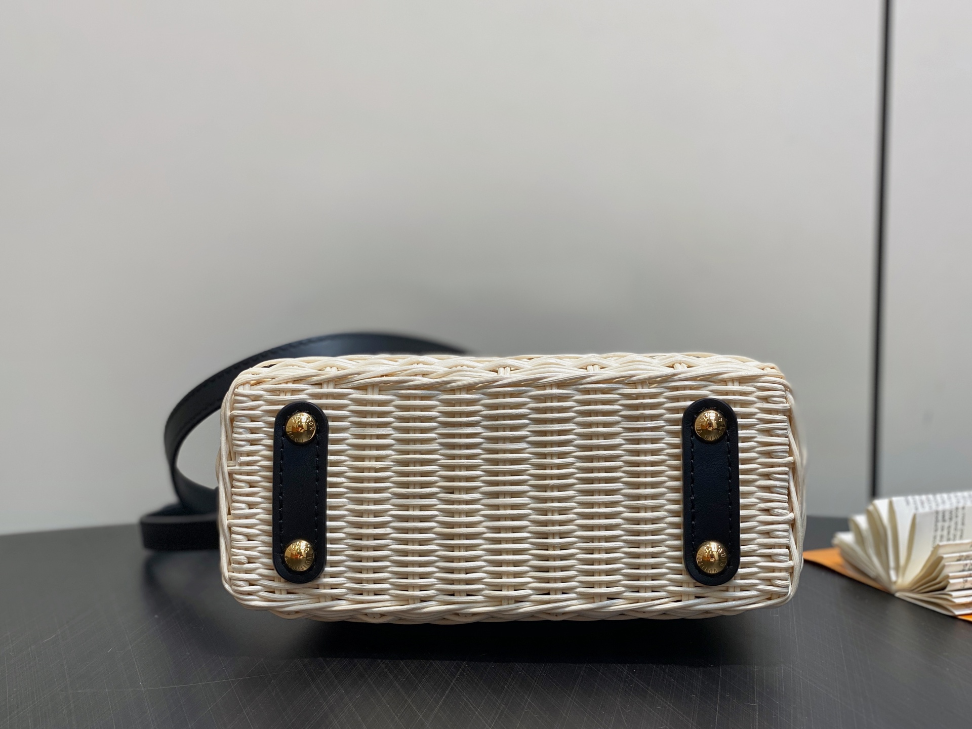 Louis Vu*tton Capucines M26005(21×14×8CM)