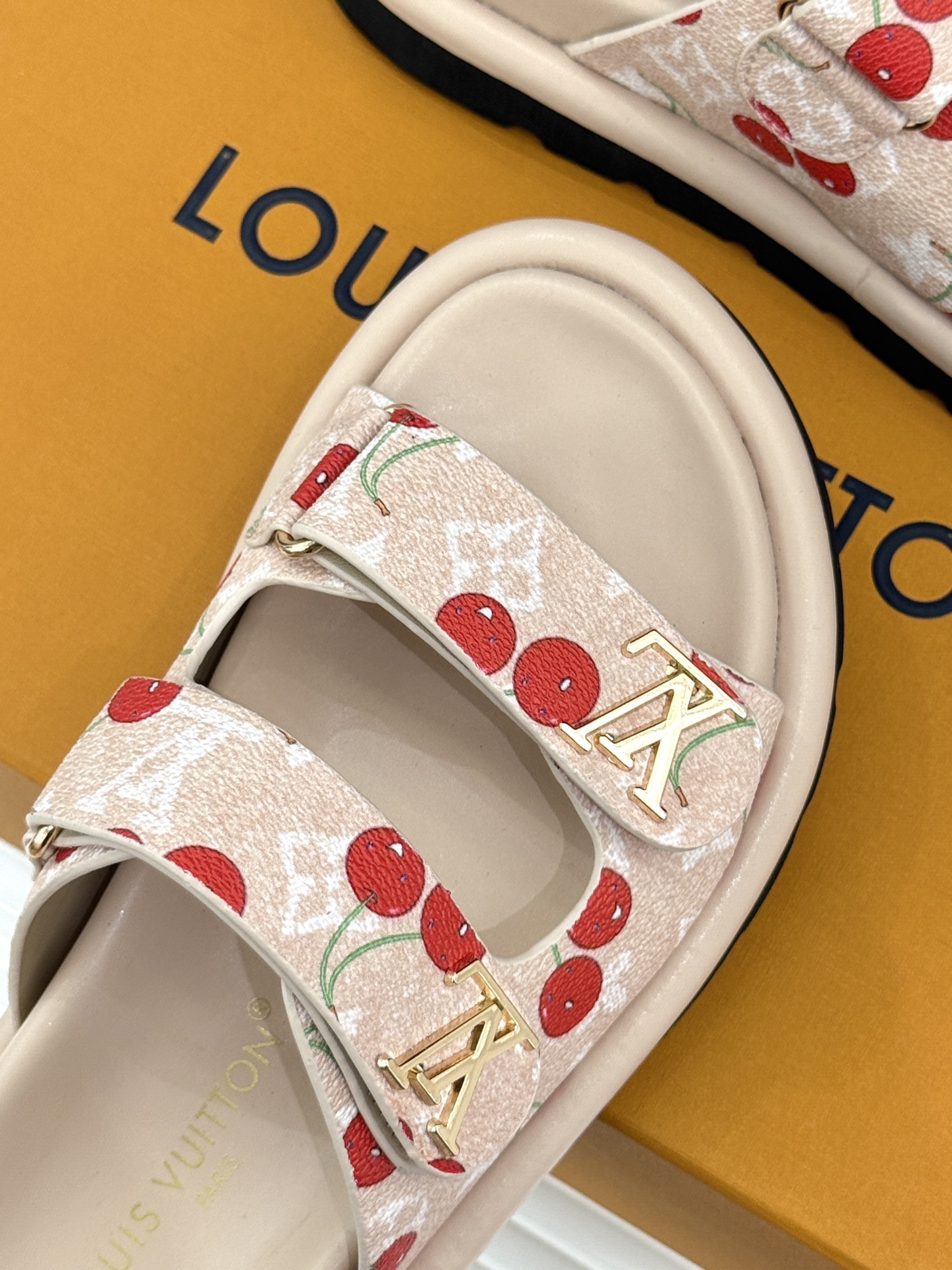 Louis Vuitt0n Slides(EU35-43)