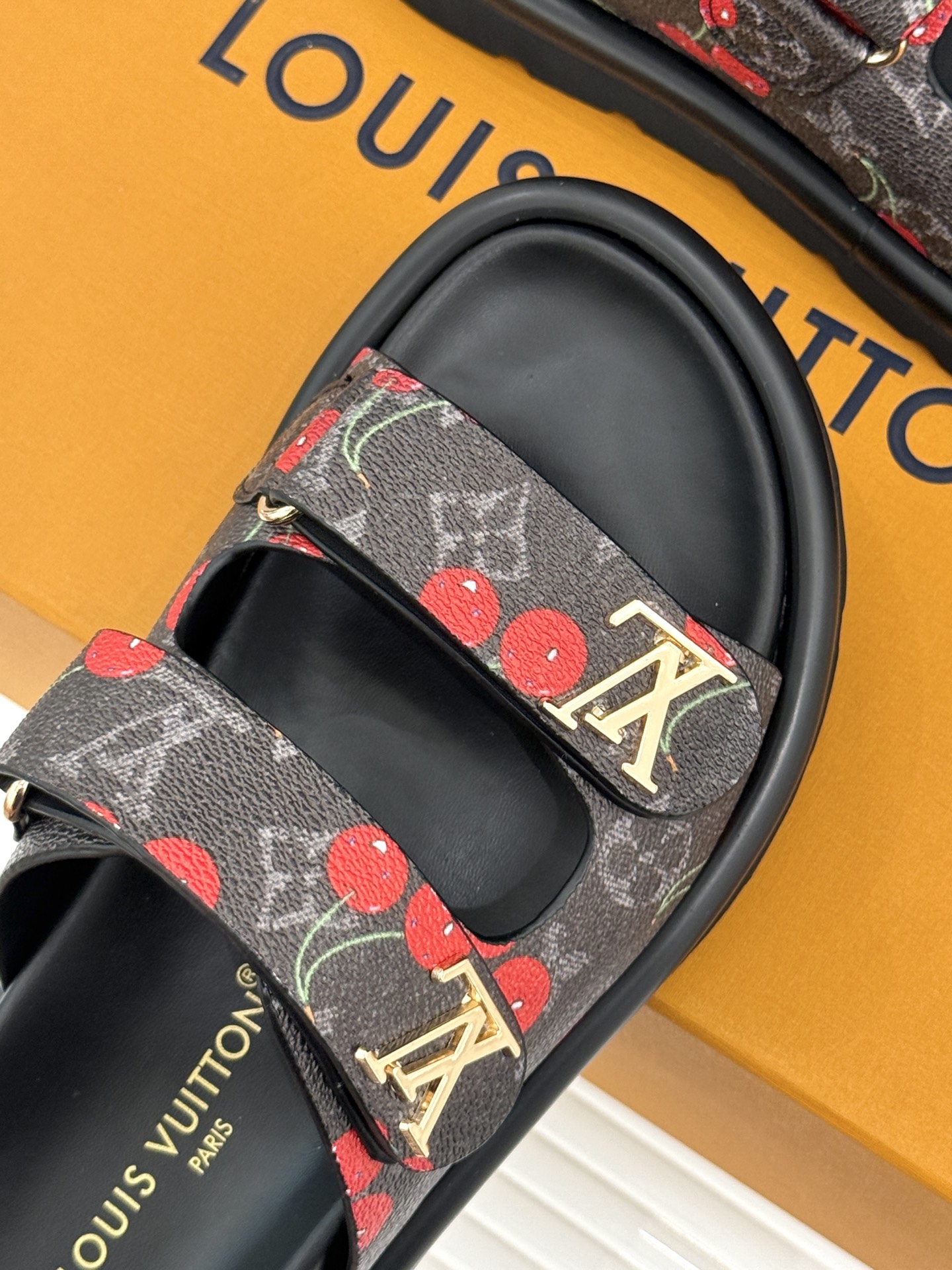 Louis Vuitt0n Slides(EU35-43)