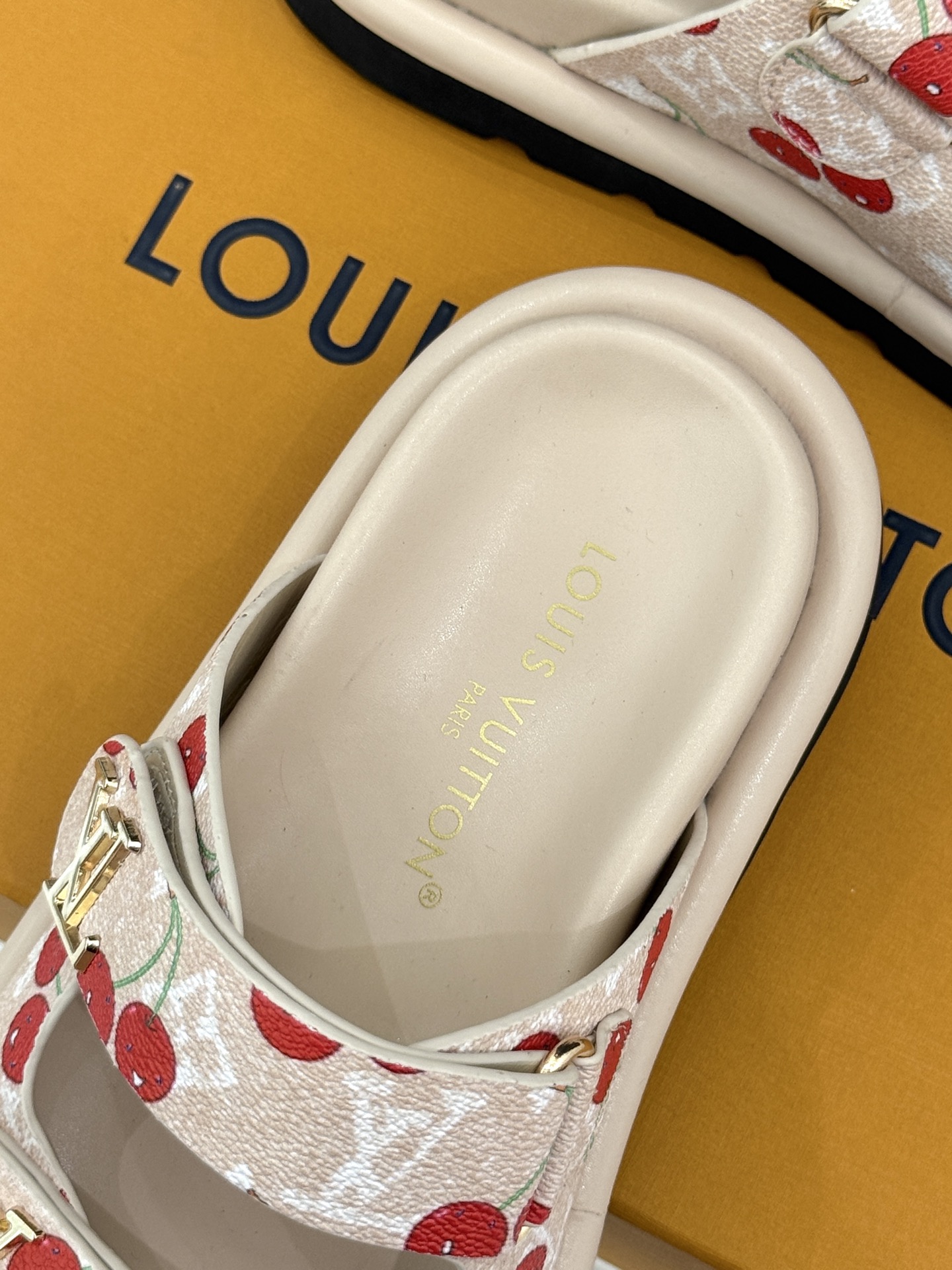 Louis Vuitt0n Slides(EU35-43)