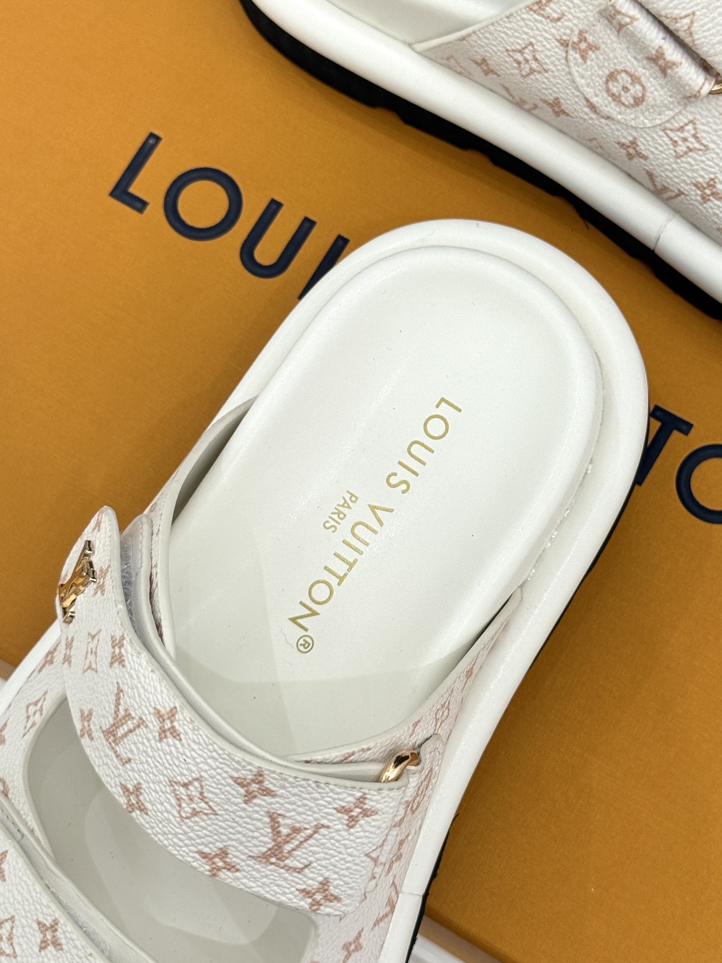 Louis Vuitt0n Slides(EU35-43)