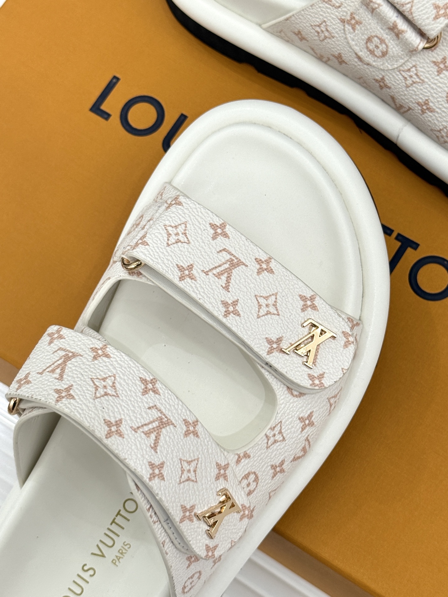 Louis Vuitt0n Slides(EU35-43)