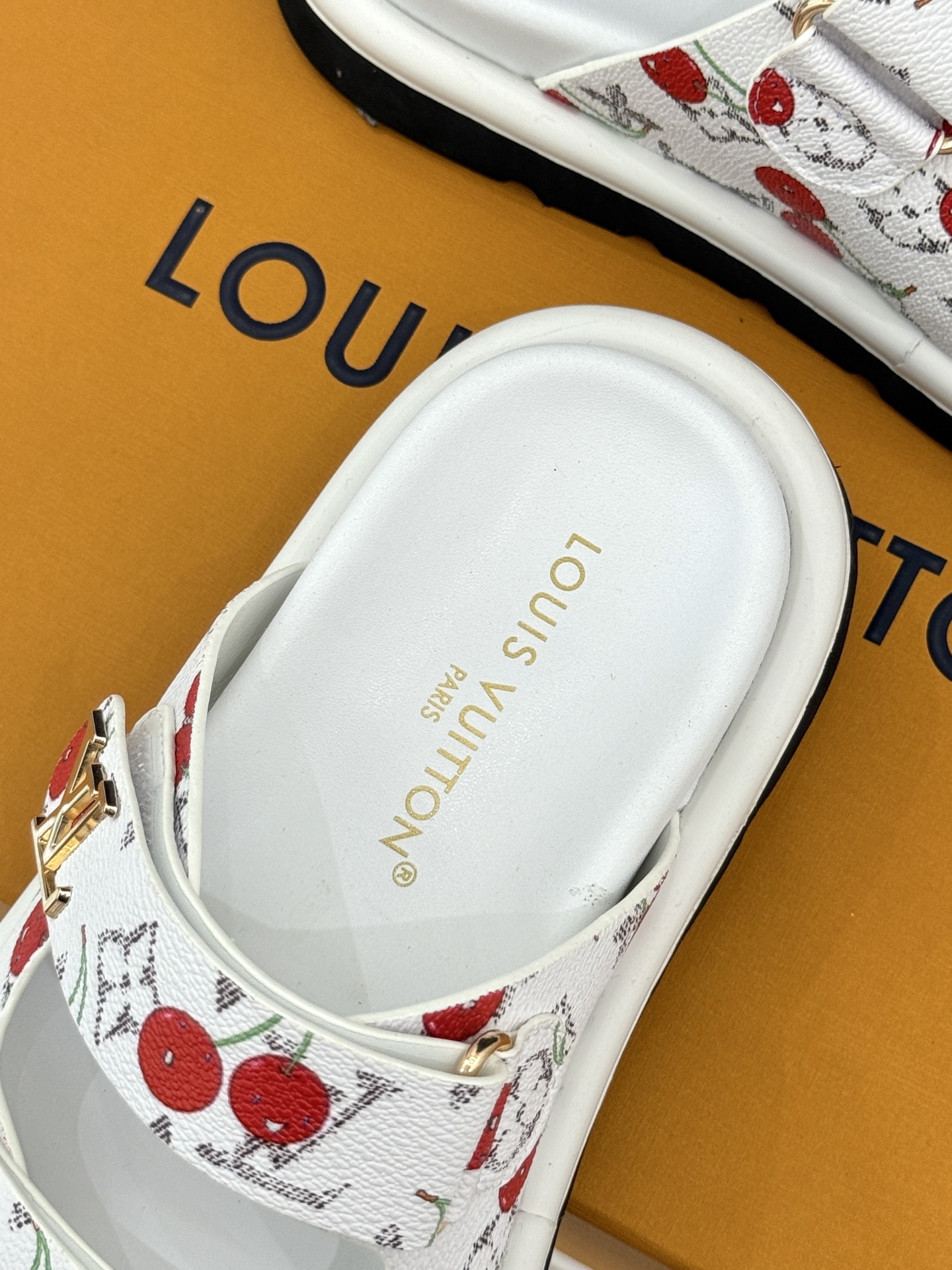 Louis Vuitt0n Slides(EU35-43)