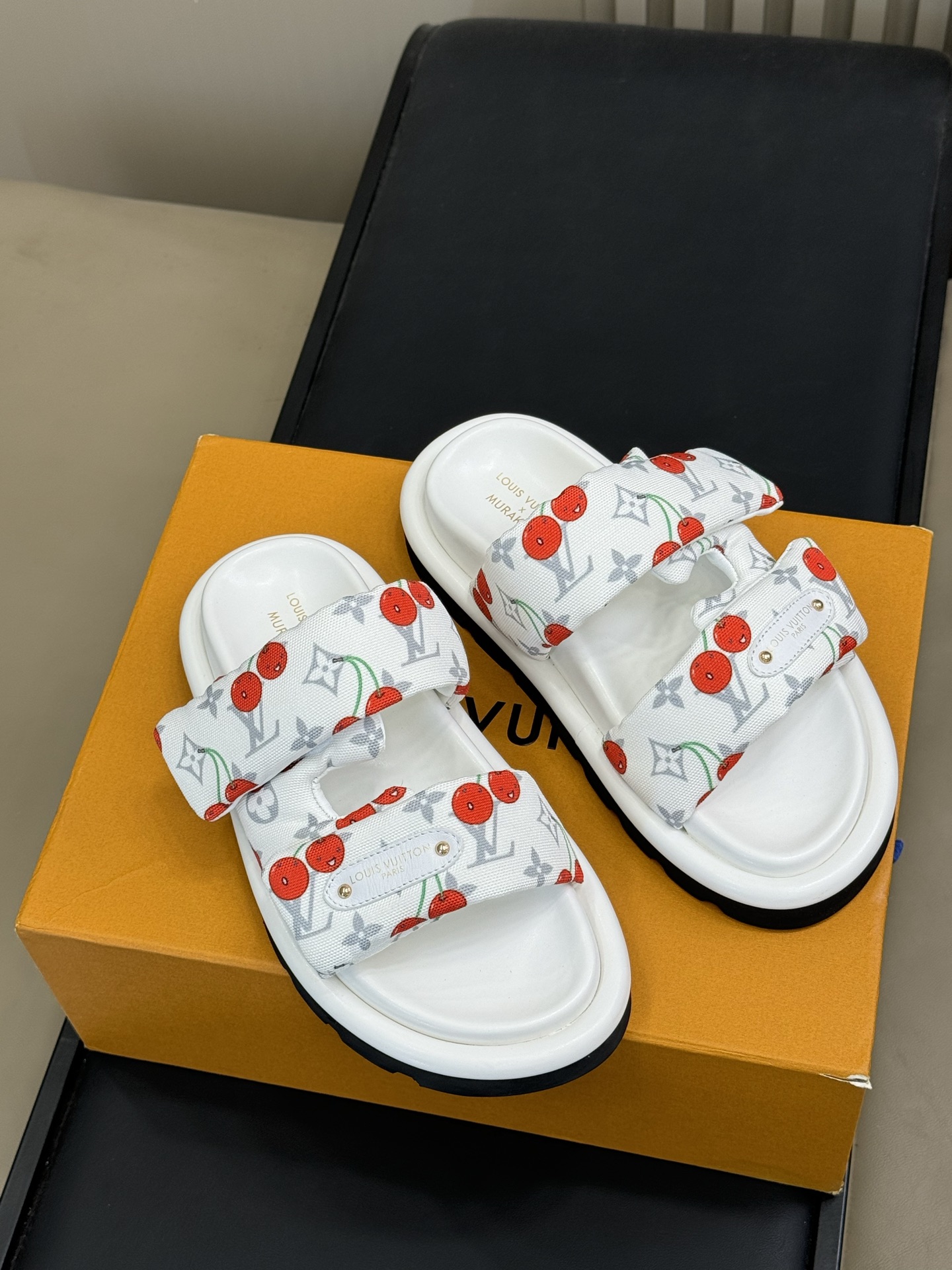 Louis Vuitt0n X TM Pool Plllow Slides(EU35-41)