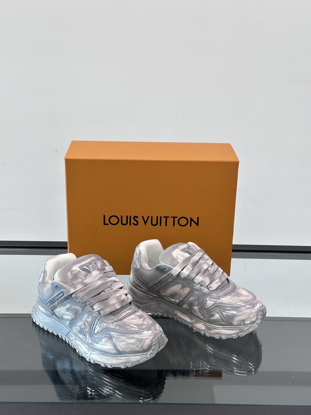 Lo*uis Vu*itton Run Away Sneakers(EU39-46)
