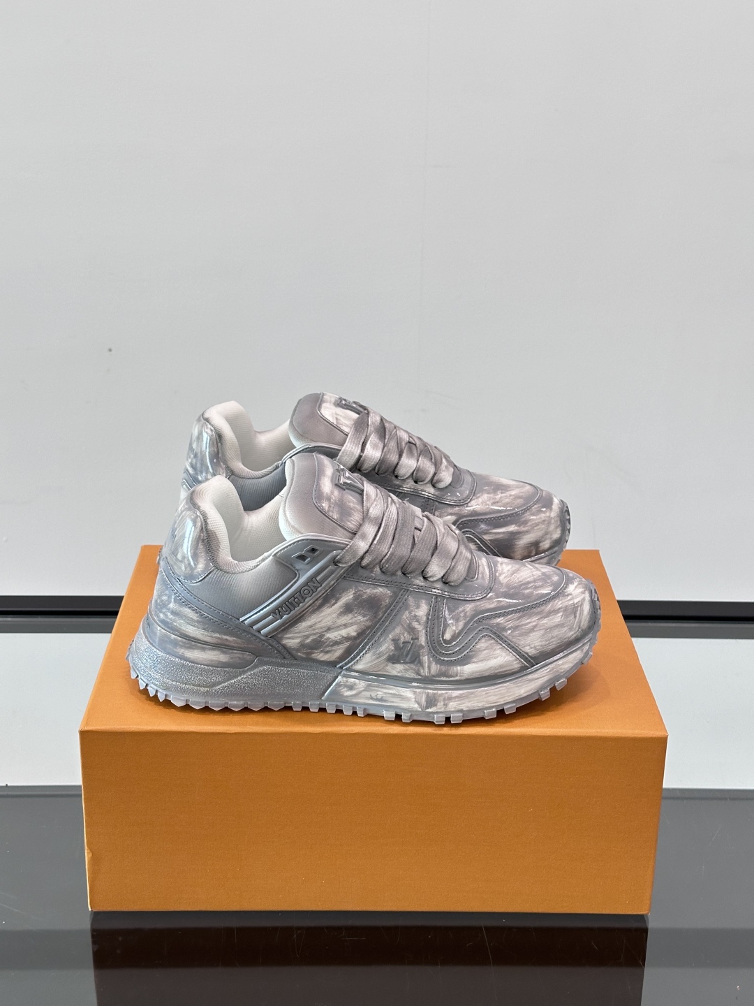 Lo*uis Vu*itton Run Away Sneakers(EU39-46)