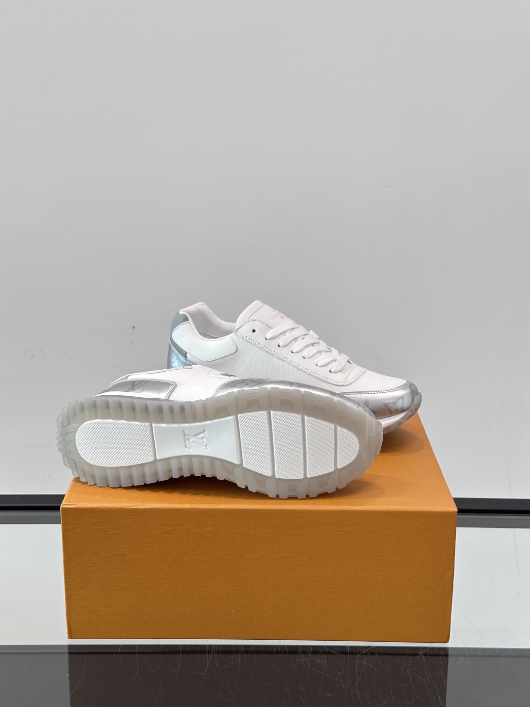 Lo*uis Vu*itton Run Away Sneakers(EU39-46)