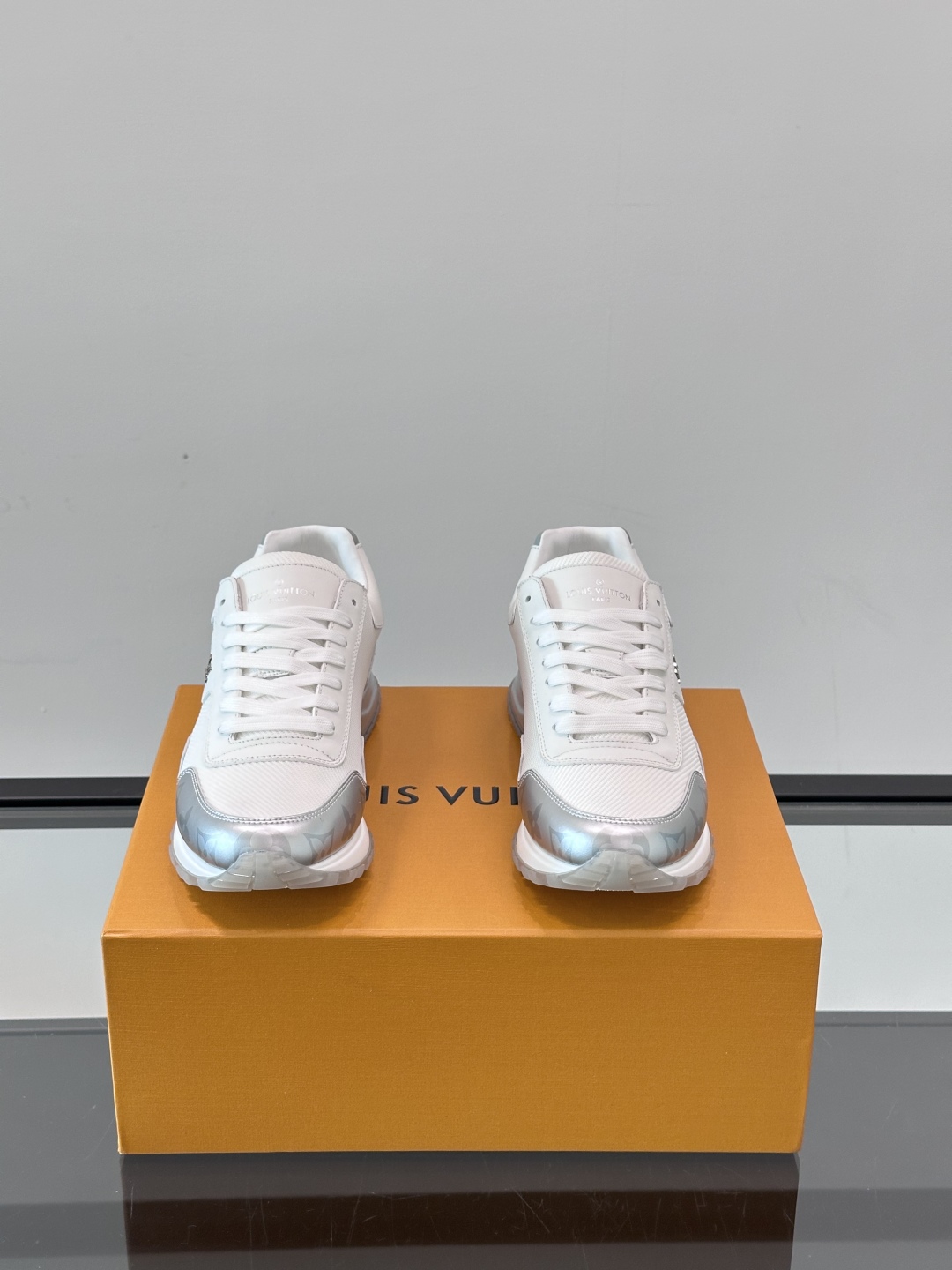 Lo*uis Vu*itton Run Away Sneakers(EU39-46)