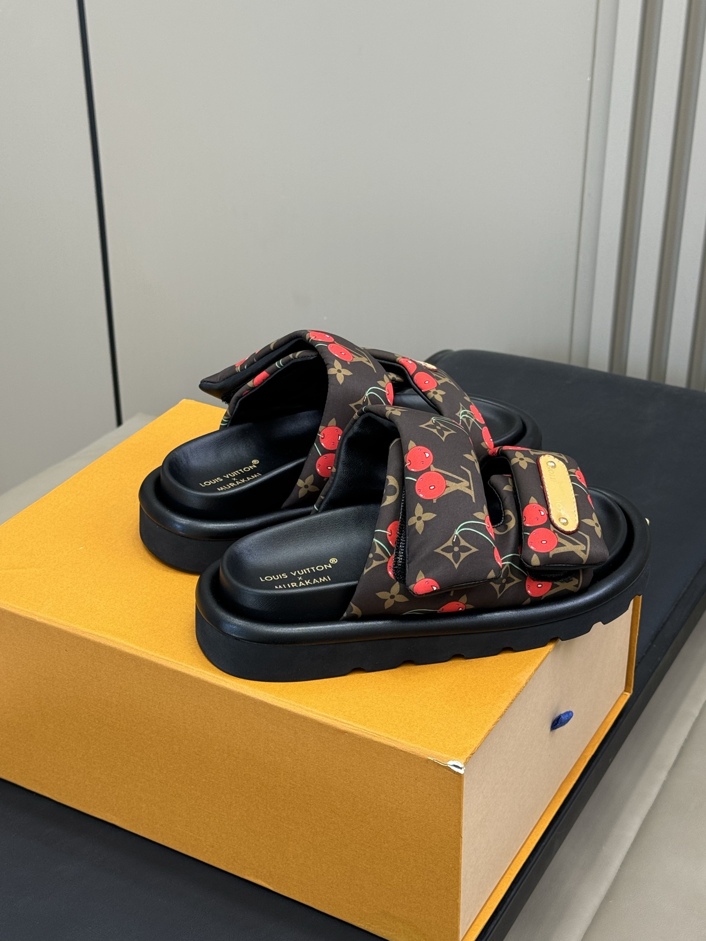 Louis Vuitt0n X TM Pool Plllow Slides(EU35-41)