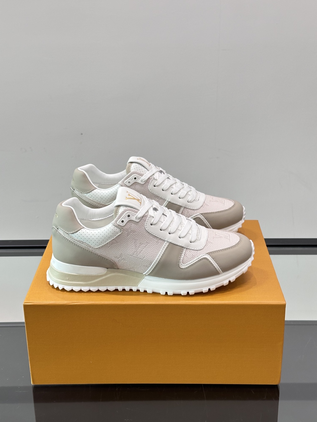 Lo*uis Vu*itton Run Away Sneakers(EU39-46)